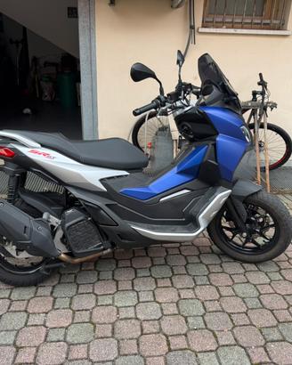 Aprilia sr gt 200