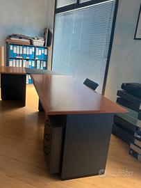 Bella scrivania direzionale in legno