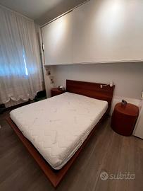 Letto e comodini in ciliegio 