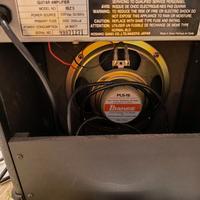chitarra elettrica pedalina e amplificatore