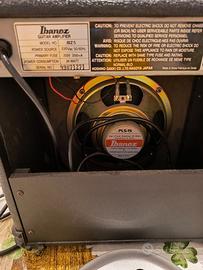 chitarra elettrica pedalina e amplificatore