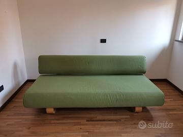 Divano Letto 3 Posti Ikea  con  2 cuscini