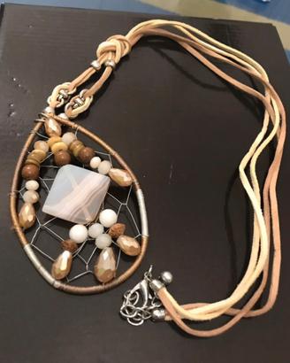 Collana lunga in cuoio e pietre dure-  Artigianale