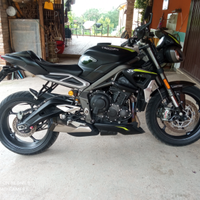 Triumph Street triple RS 765