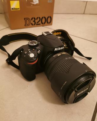 Nikon D3200 e accessori 