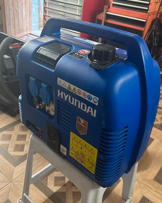 Generatore Hyundai STG1000 4 tempi, come nuovo.
