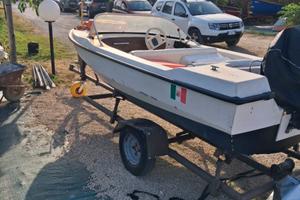 Barca scafo con fuoribordo 25cv