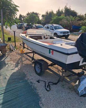 Barca scafo con fuoribordo 25cv