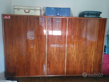 Armadio a 5 ante in legno