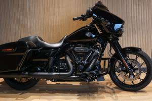Harley-davidson FLHX Street Glide Special
