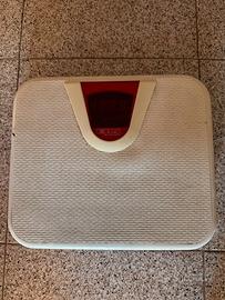 EKS bilancia pesapersone elettronica di colore bia