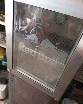 frigobar redbull
