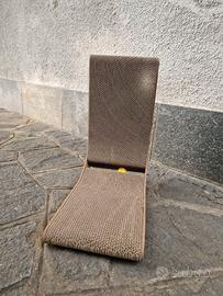 Tiragraffi per gatti in cartone e legno