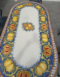 Tavolo in pietra lavica di Caltagirone