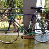 Bicicletta da corsa in alluminio