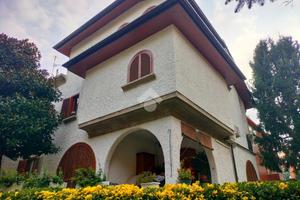 PORZIONE DI BIFAMILIARE A CESANO BOSCONE