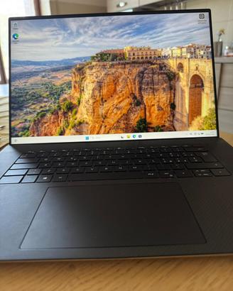 portatile Dell, compreso di scatola e caricatore.