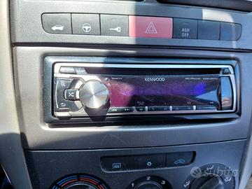 Autoradio kenwood  mp3 con ingresso USB.