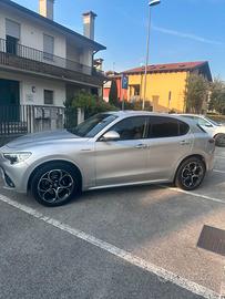 STELVIO Veloce 2.2 q4