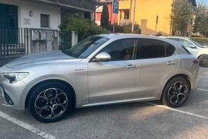 STELVIO Veloce 2.2 q4