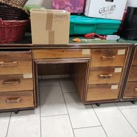 scrivania massiccia anni '40