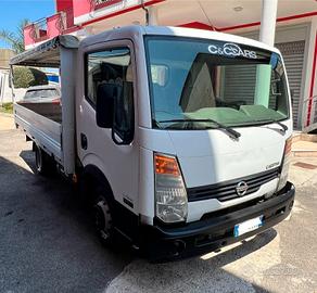 Nissan Cabstar 35.110 CON CENTINA E TELO