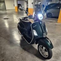 Vespa GTS 300 hpe Touring ABS