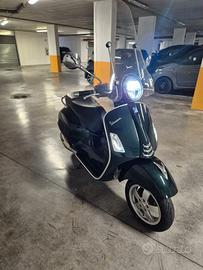 Vespa GTS 300 hpe Touring ABS