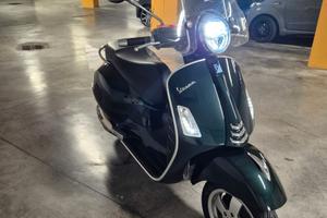 Vespa GTS 300 hpe Touring ABS