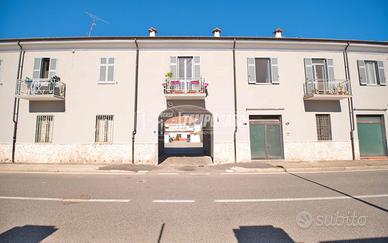 TRILOCALE AUTONOMO CON BOX!!!