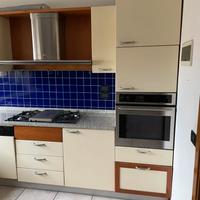 Cucina completa di elettrodomestici