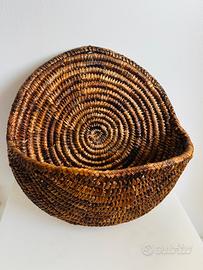 Cesto in vimini realizzato con fibre vegetali