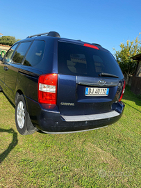 Kia carnival