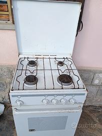 cucina a gas 4 fuochi