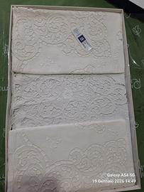 Lenzuola matrimoniale ricamato a mano 