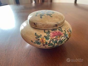 Scatolina/cofanetto/bomboniera in ceramica