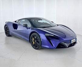 McLaren Artura Performance - McLaren Milano