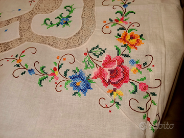 Tovaglia vintage punto croce e uncinetto