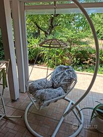 sedia dondolante da giardino