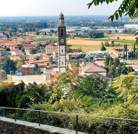 Bilocale sotto il monte con posto auto