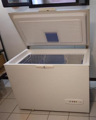 Congelatore freezer a pozzetto Whirlpool