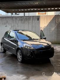 RENAULT Clio 3ª serie - 2010