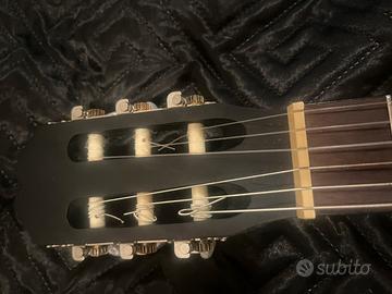 chitarra presa a luglio 2025
