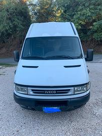 Iveco Daily 29L10 van truck