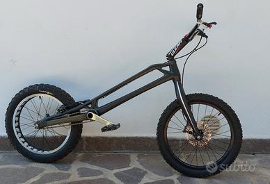 bici trial in carbonio Camin 20"