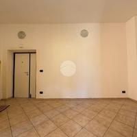 2 LOCALI A MONTEROTONDO