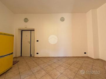 2 LOCALI A MONTEROTONDO