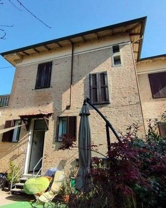 Villa di 300 m² con più di 5 locali e box auto dop