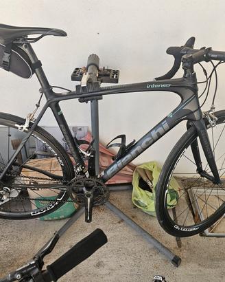 bici da corsa bianchi  intenso