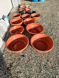 20 fioriere/ciotole rotonde  in materiale plastico